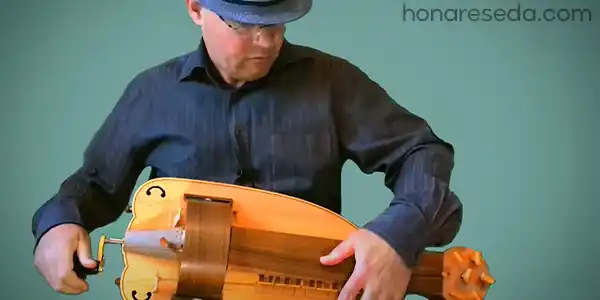 ساز Hurdy Gurdy